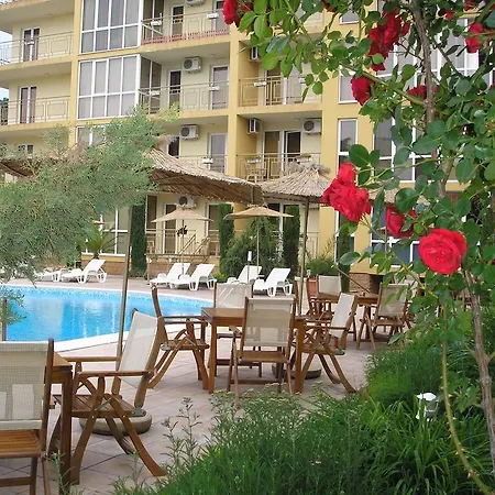 Joya Park 4*
