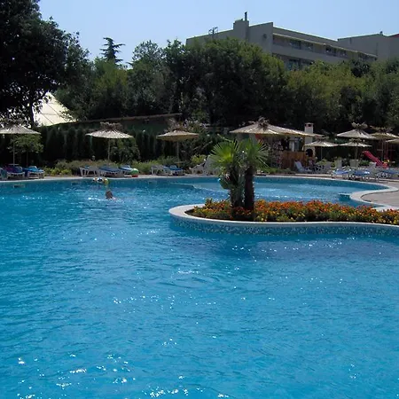 Joya Park 4*