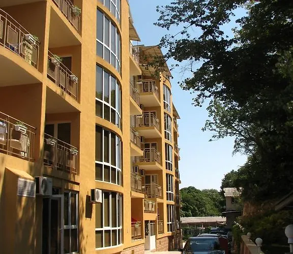 Joya Park Златни пясъци