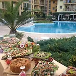 Joya Park Хотел