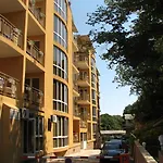 Joya Park Златни пясъци