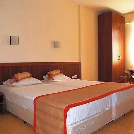 Joya Park 4*