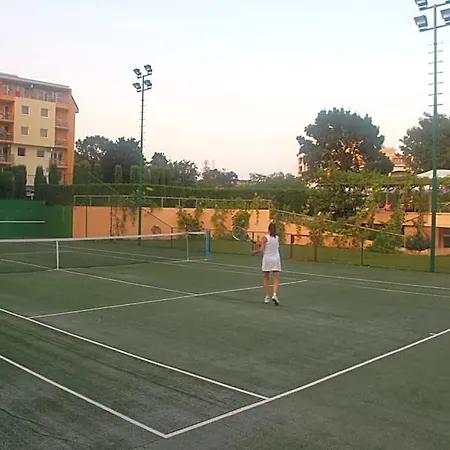 Joya Park