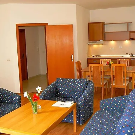 Joya Park 4*
