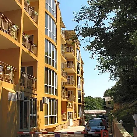Joya Park Golden Sands