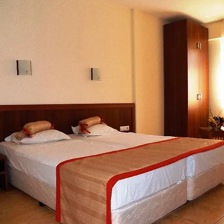 Joya Park 4*