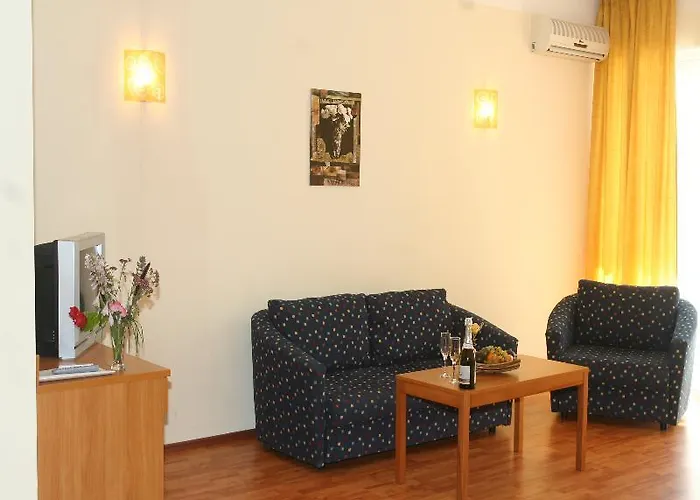 Joya Park Golden Sands